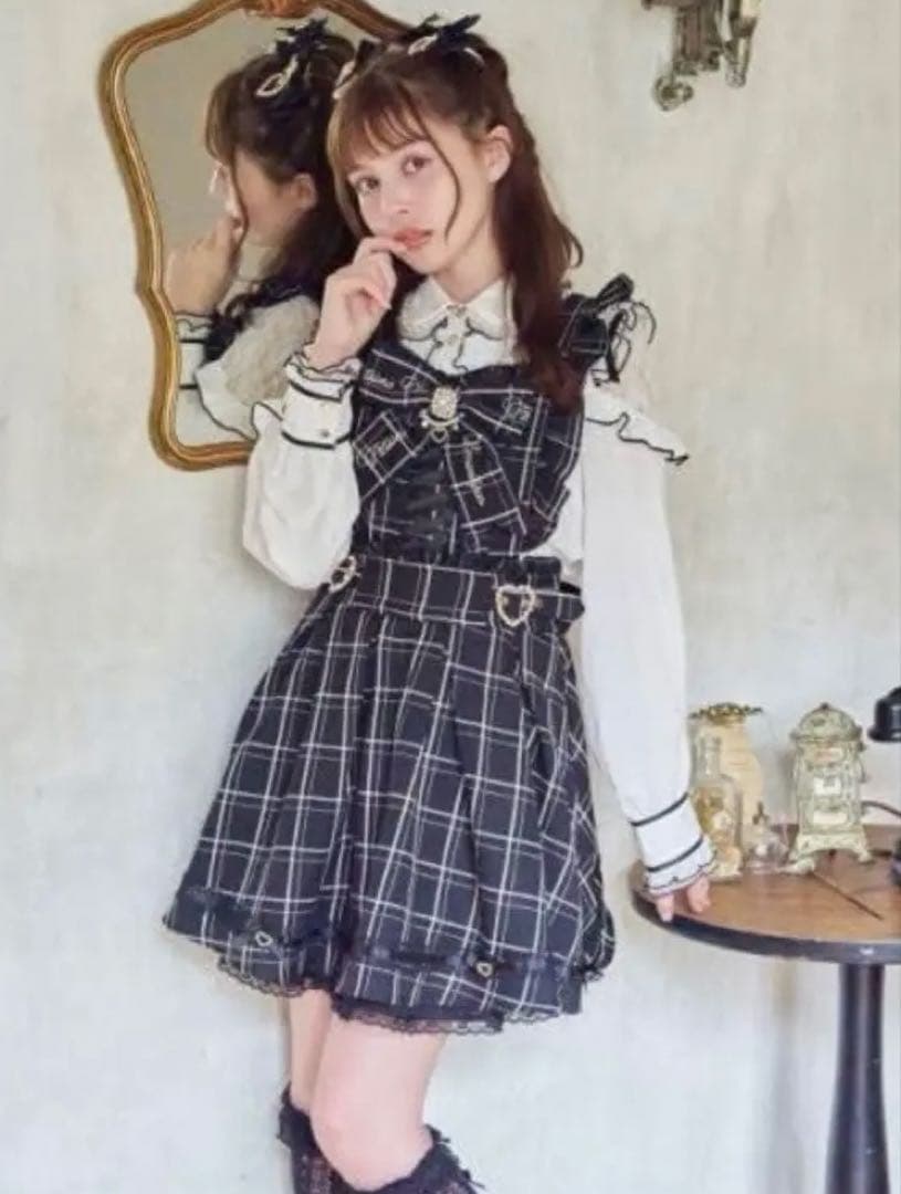LIZ LISA 后背开叉围裙式半身裙 黑色格纹