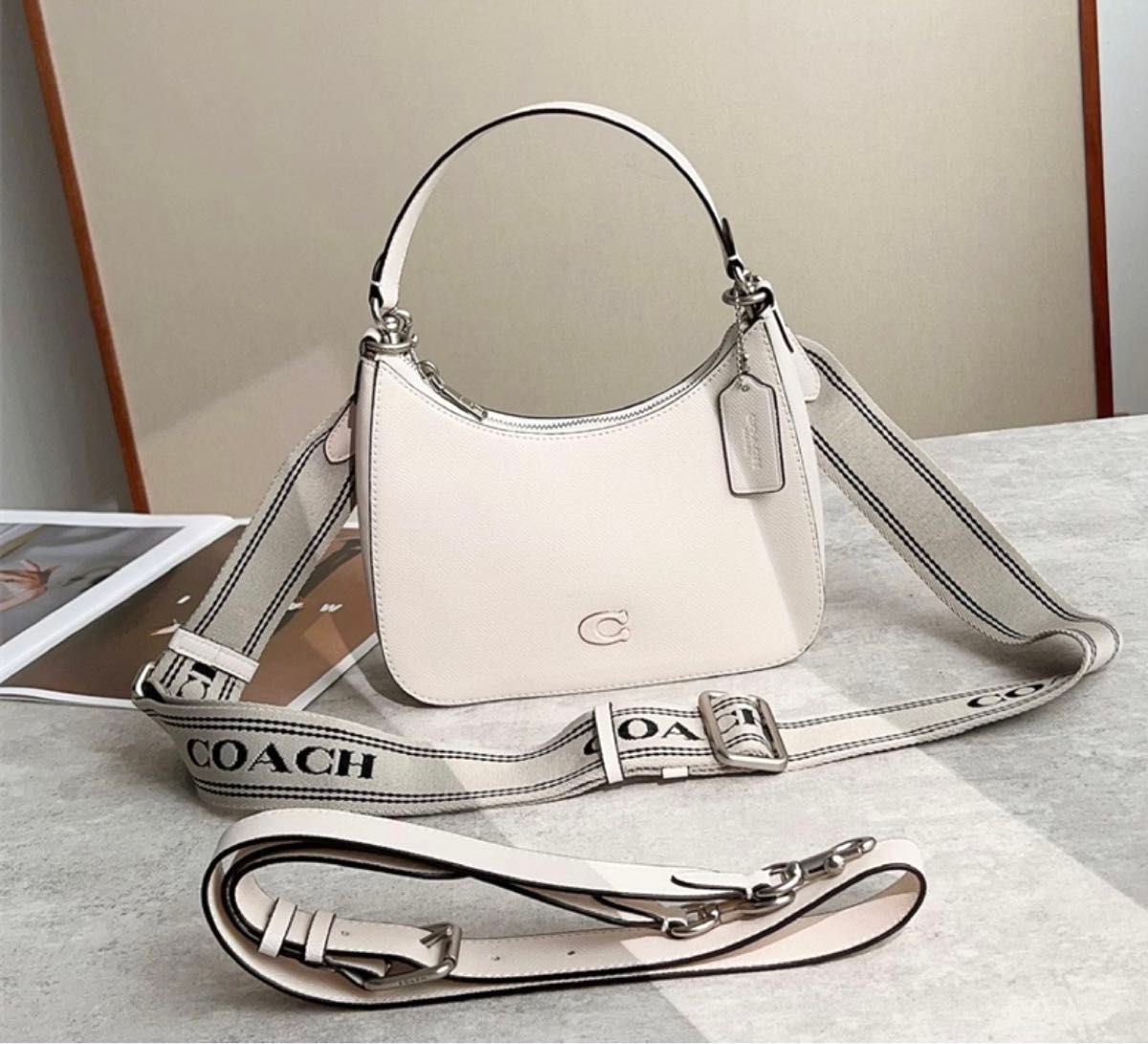 COACH shoulder bag, white, 3-way use, price not negotiable.