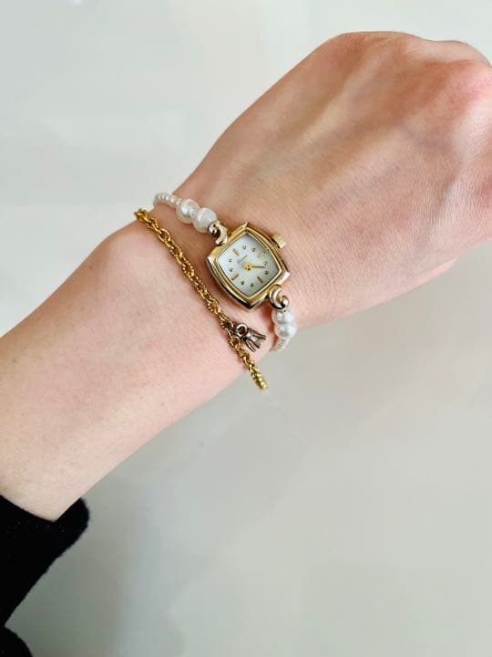 Wristwatch with charm
