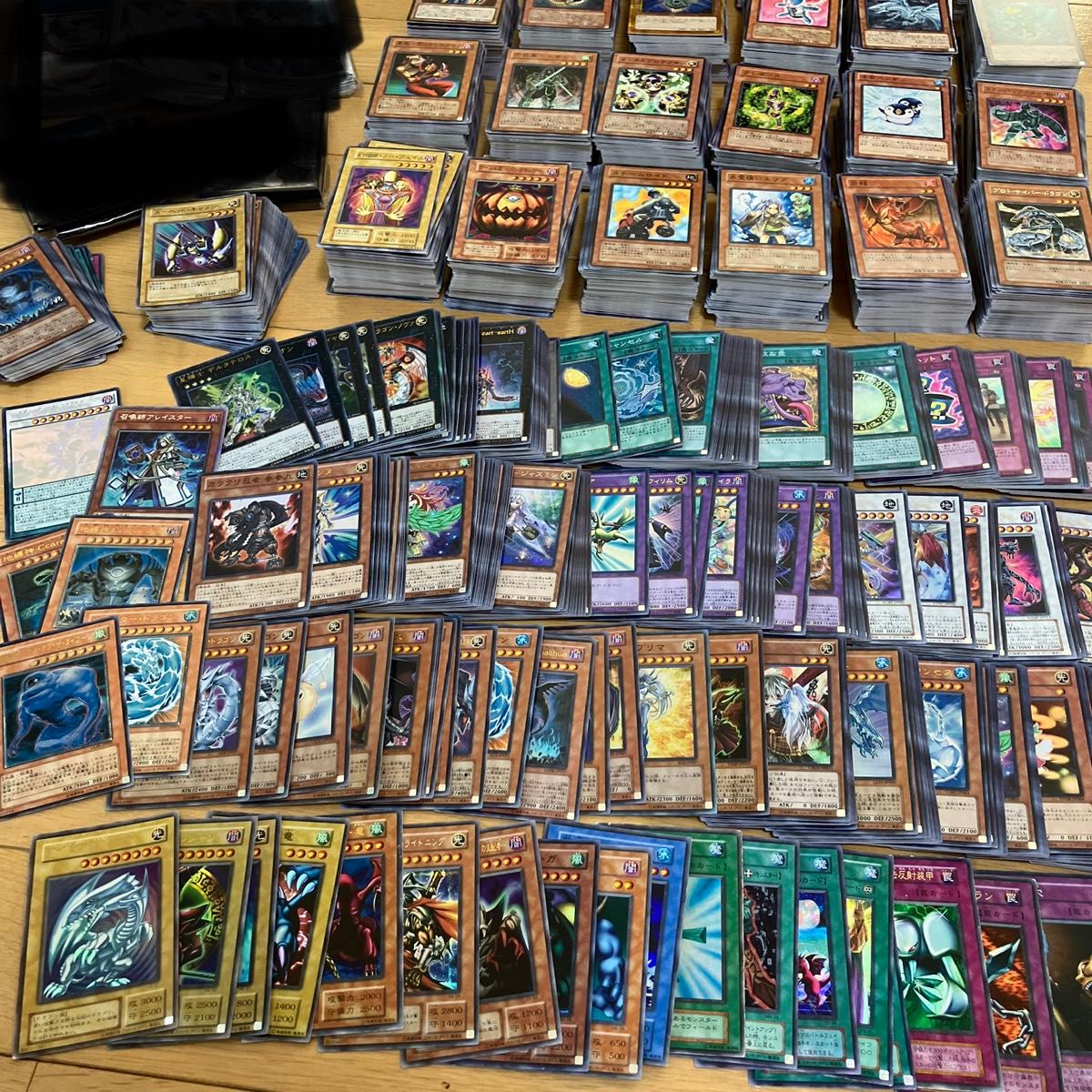 遊戯王カード 初期 レリーフなど 大量まとめ売り 引退品 デュエルモンスターズ
