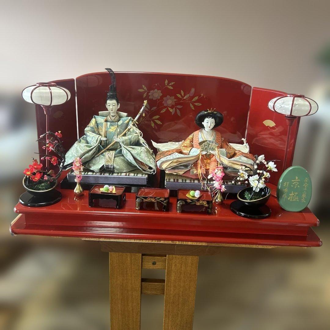 Hina Dolls Oji-no-Okina Style Heian Twelve-Layer Robes by Kyogoku Yoshihide, Lacquered Finish, Lantern Lighting Verified