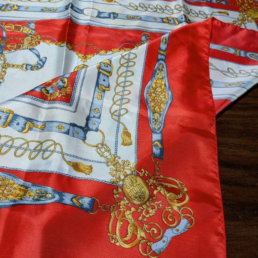 【极美品】昭和复古 大尺寸丝巾(88cm×88cm) 马具 腰带图案 红色 复古 泡泡风 优雅