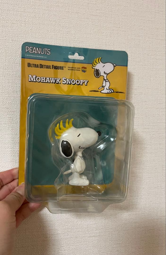 New PEANUTS Mohawk Snoopy Figure
