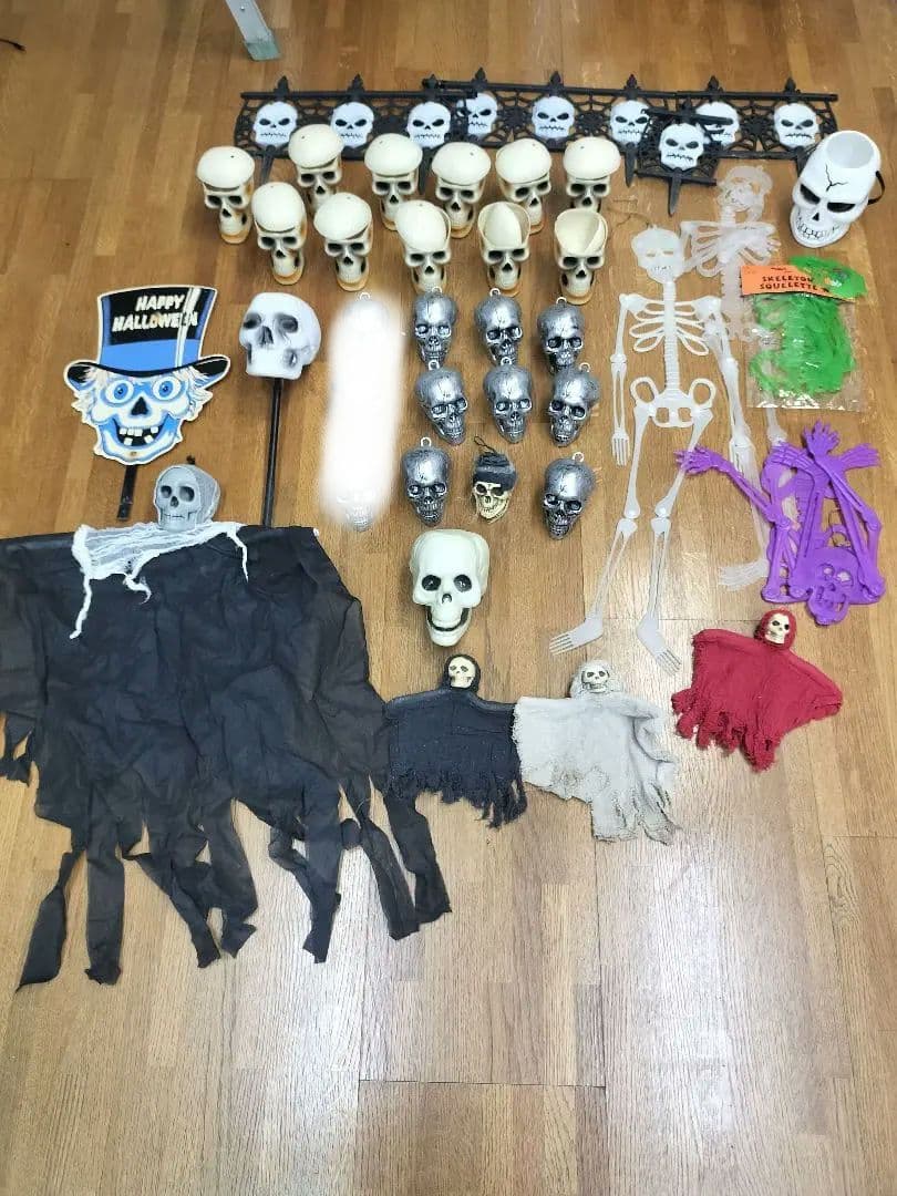 Halloween Skull Decoration Set Bundle