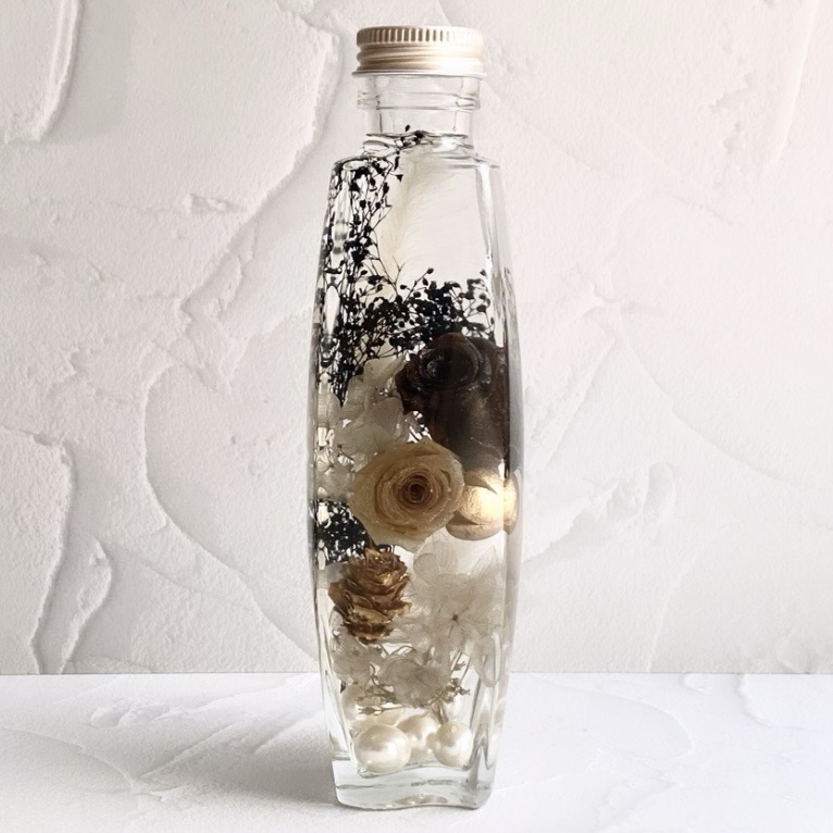 【永不凋谢的花束礼品】植物标本瓶【 No.0134 】金色黑色 金黑 玫瑰 绣球花 满天星