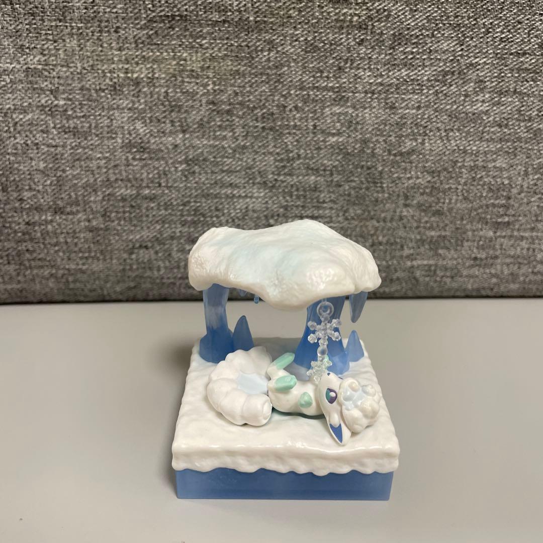 宝可梦 冰雪覆盖的阿罗拉六尾 手办 挂件 树脂