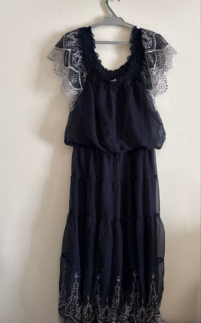 女士连衣裙
