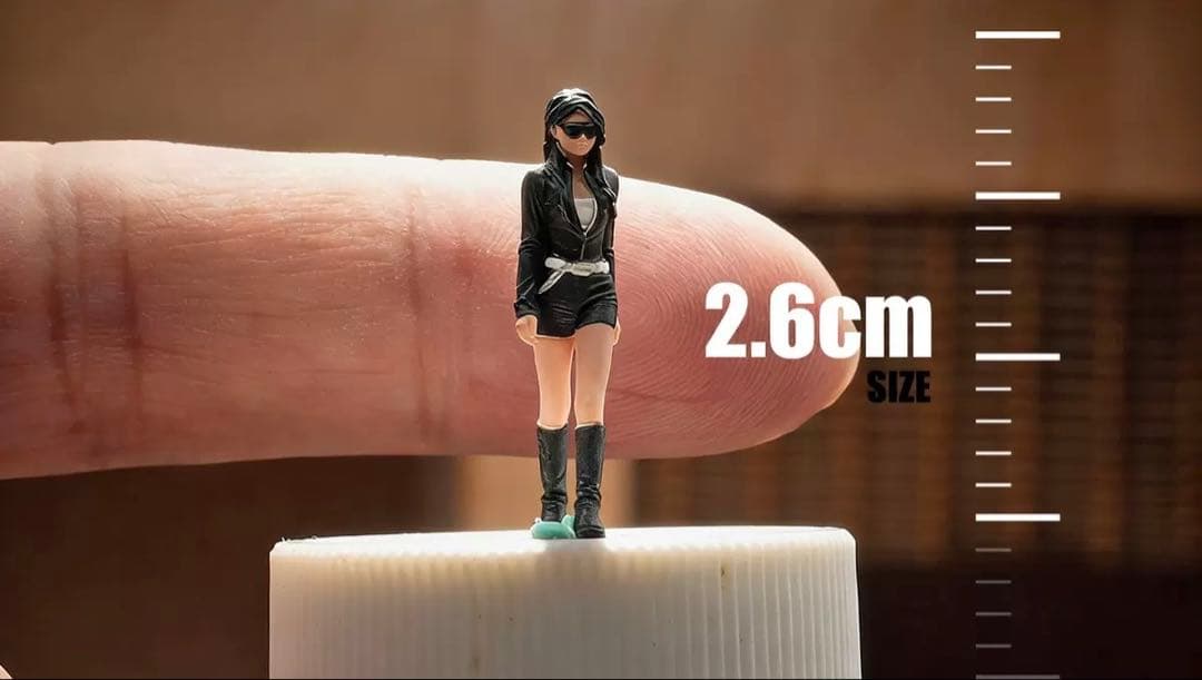 1/64 Scale Mini Car Figure Female Diorama