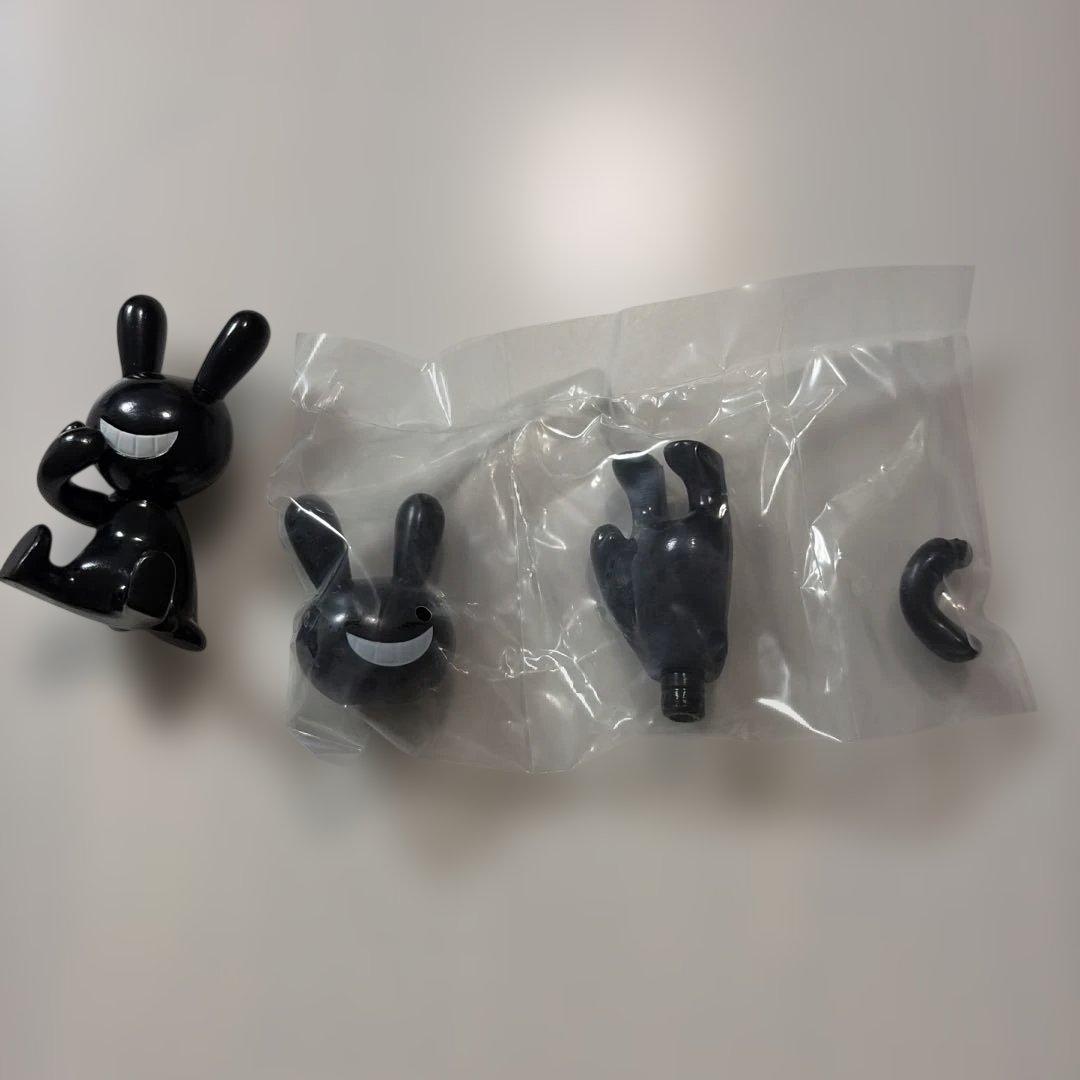 BLACK RABBiT Capsule Toy 2-Pack