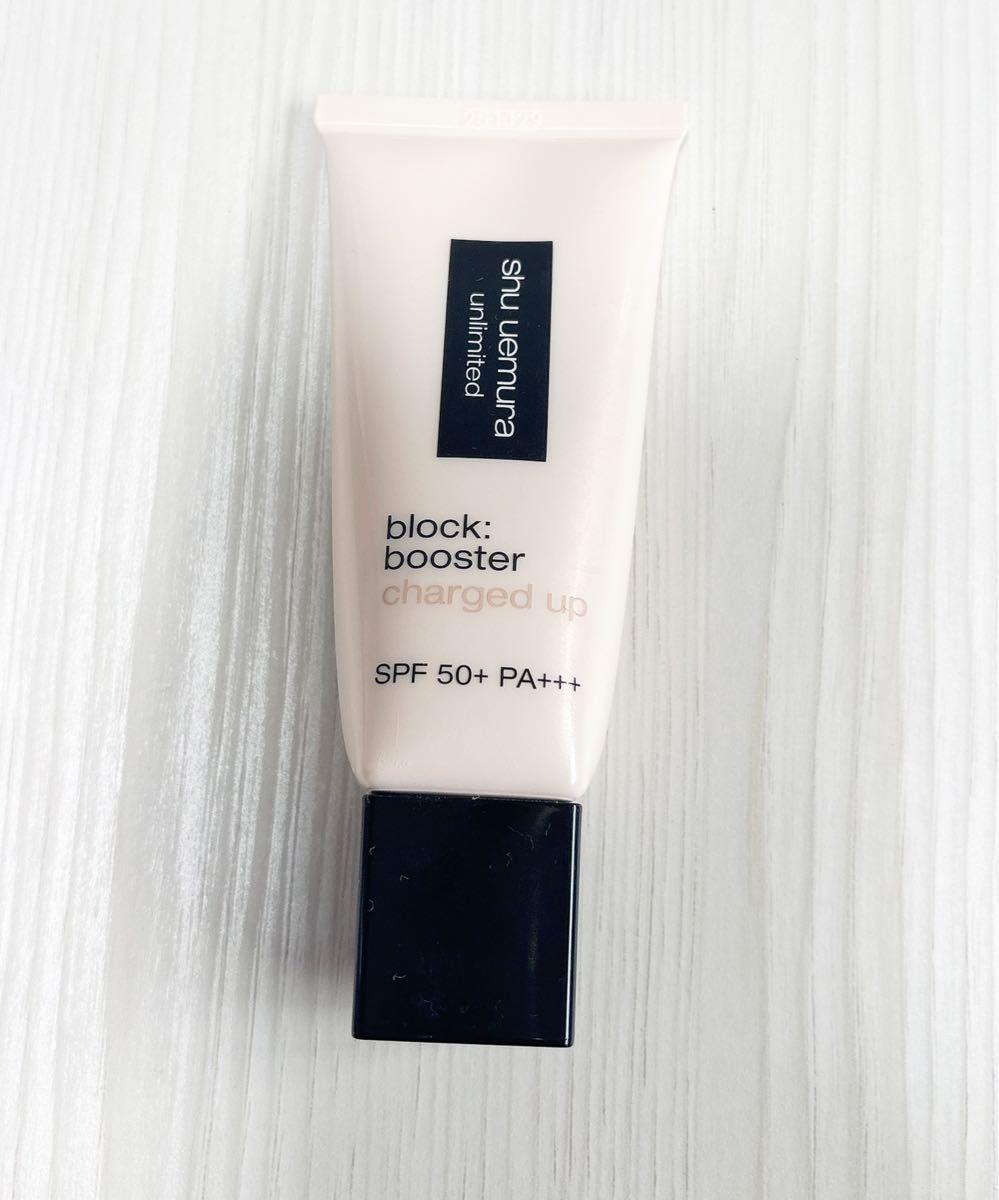舒乌姆拉无限块: 助推器充电提升SPF50 PA裸体米色