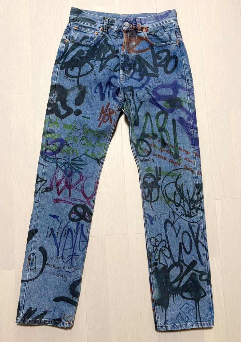 VETEMENTS 涂鸦牛仔裤