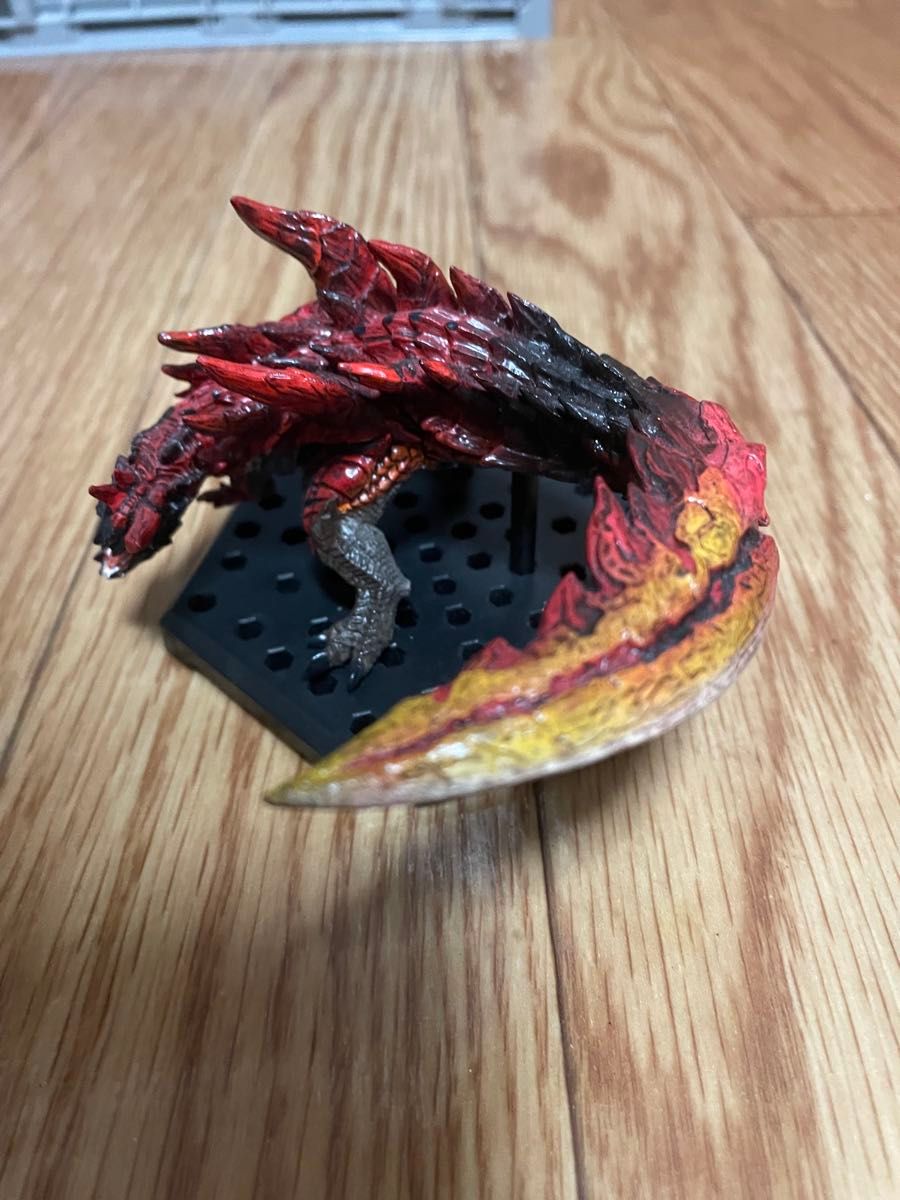 Capcom Figure Builder Standard Model Monster Hunter Ember Blade Dinobarado