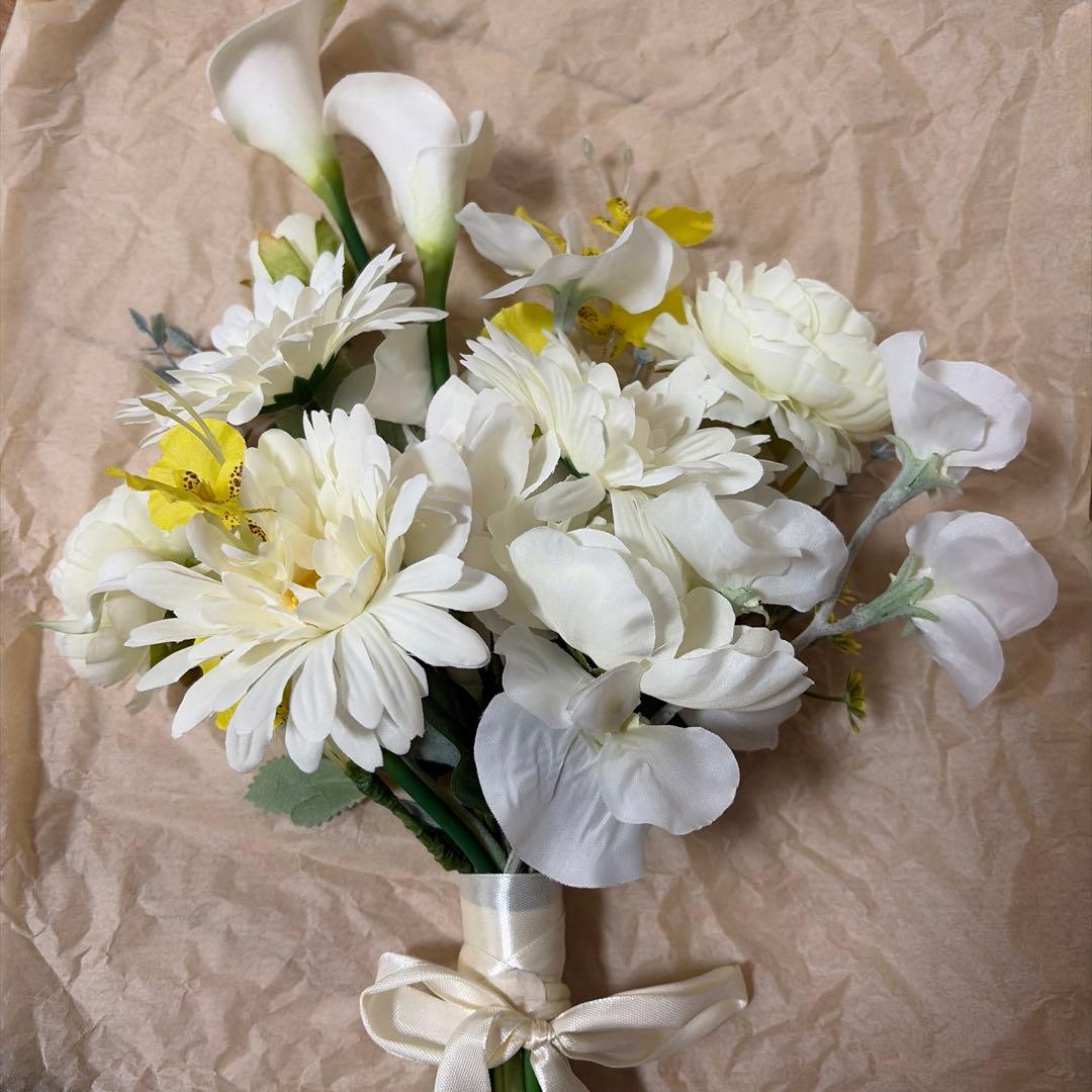 Wedding Bouquet with Boutonniere ✽ White Artificial Flowers for Pre-Wedding Photos and Wedding Ceremonies
