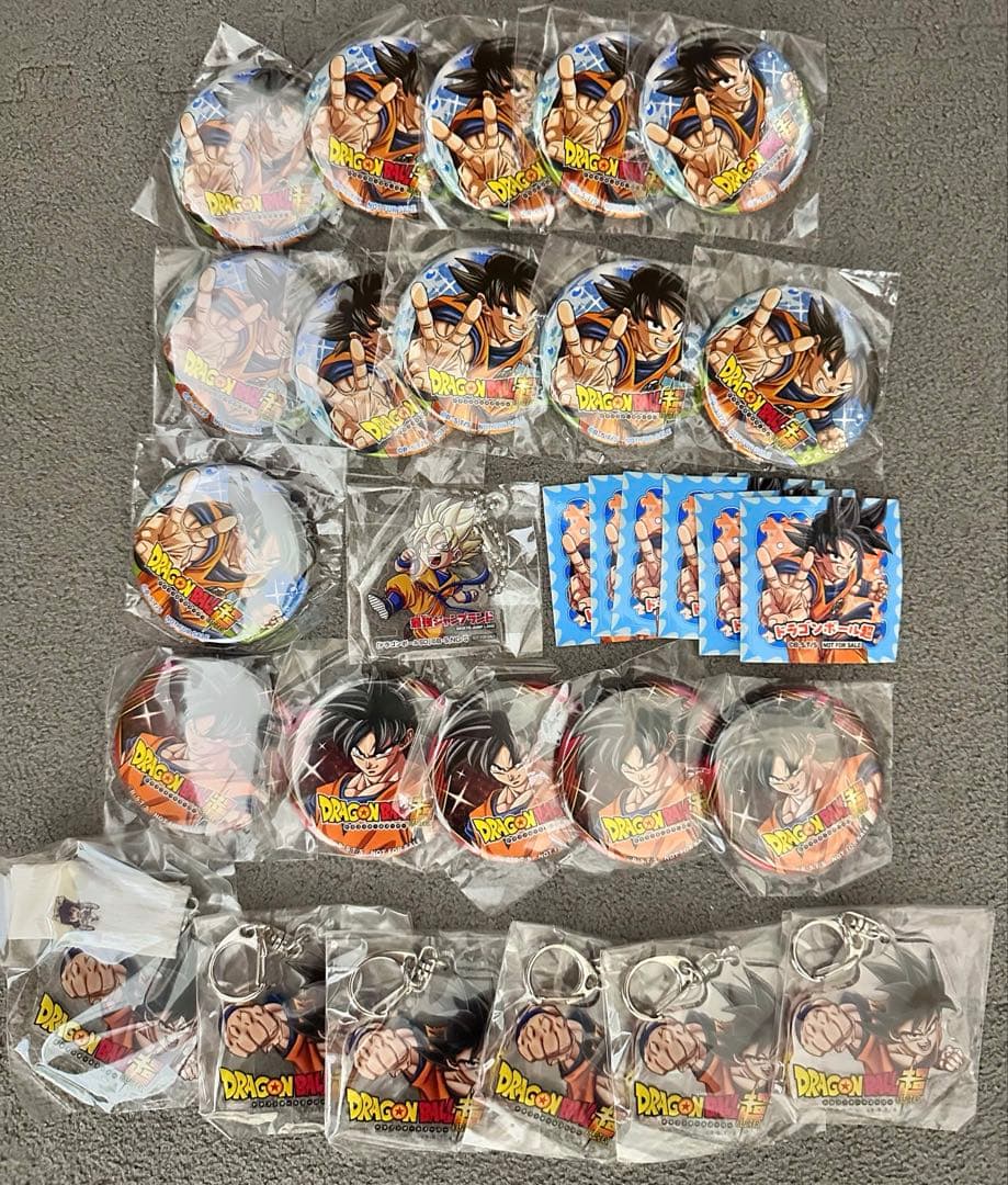 DRAGON BALL Super Can Badge & Acrylic Keychain