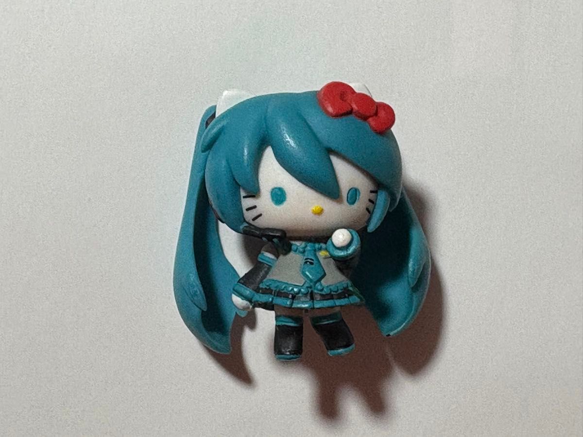 初音未来 VOCALOID×Hello Kitty 球链挂饰 手办