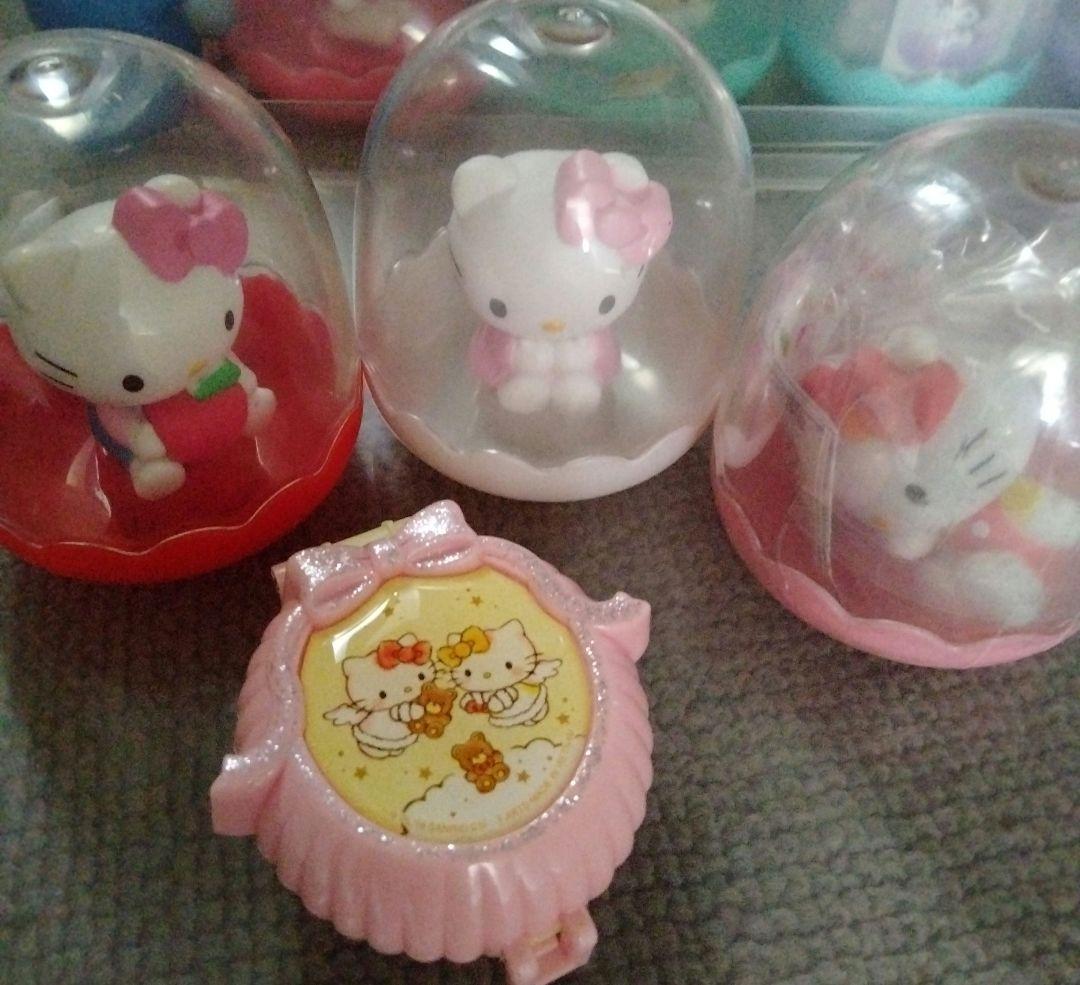 Sanrio Retro Hello Kitty Mini Figure & Mirror Set