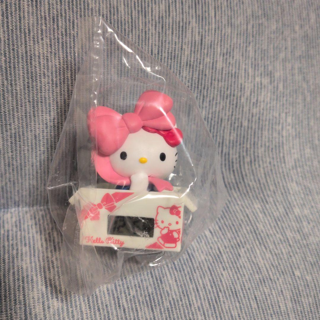 Cardboard Watch 4 Hello Kitty