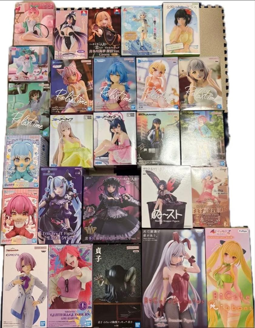 26-Piece Set of Beautiful Girl Figures - Prize Figures, New and Sealed, Hatsune Miku x Chibi Cross