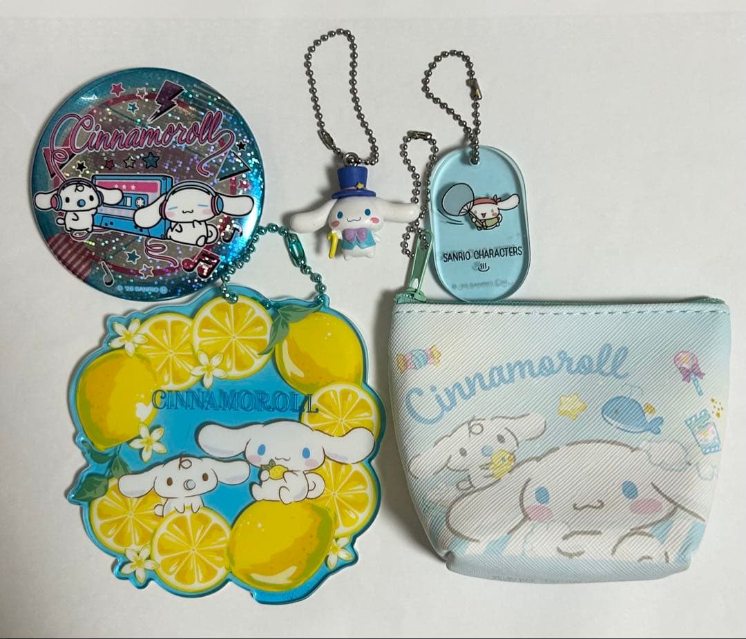 Sanrio Cinnamoroll Goods Set: Keychain, Pin Badge, Pouch, Cinnamon