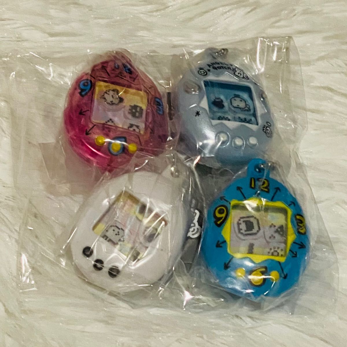 New Sealed Tamagotchi Shake Shake Charm Collection Mame-tchi Maru-tchi Kuchi-pachi Pukuten 4-Piece Set Gacha