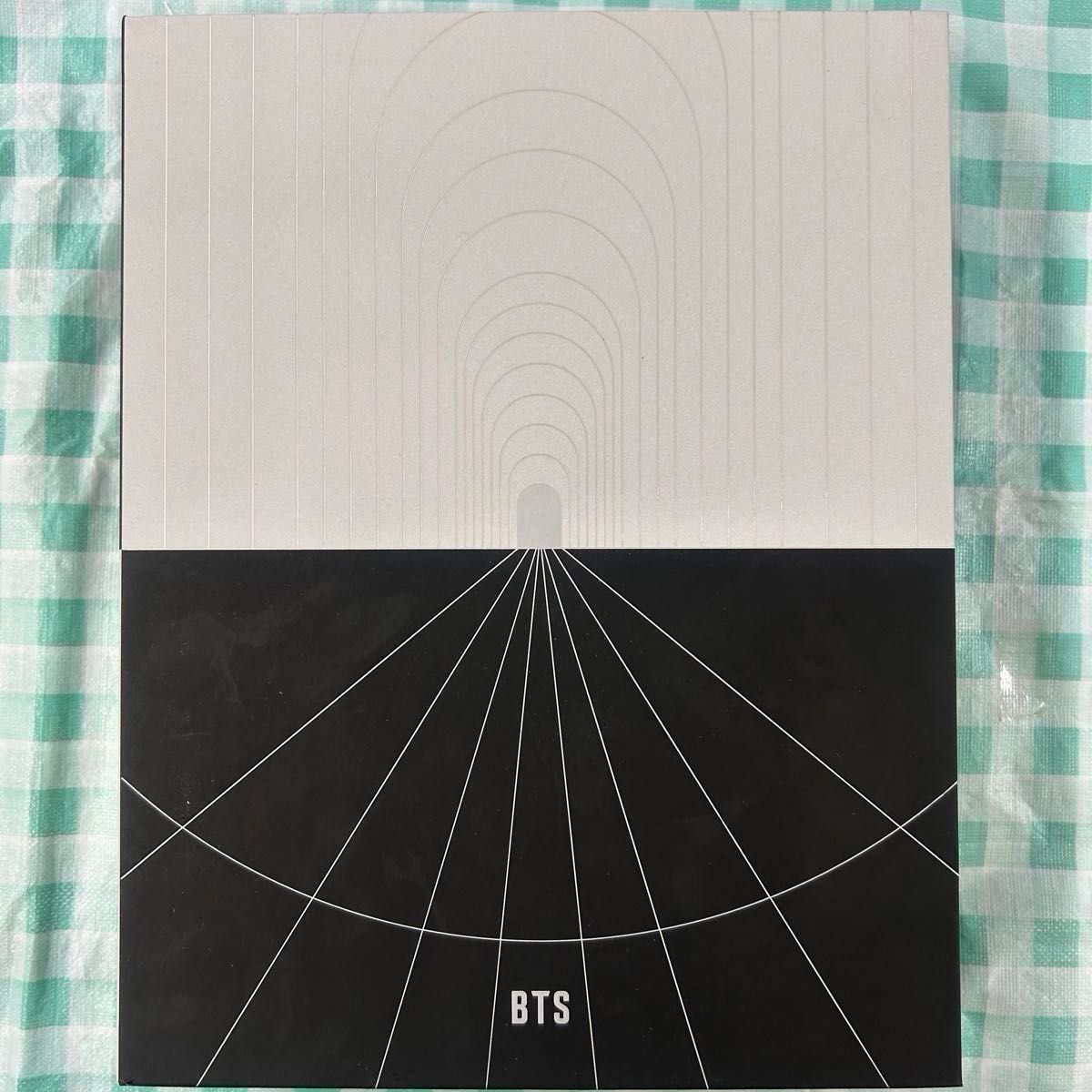 二手【BTS MAP OF THE SOUL ON:E CONCEPT photo book SPECIAL SET (CLUE，R