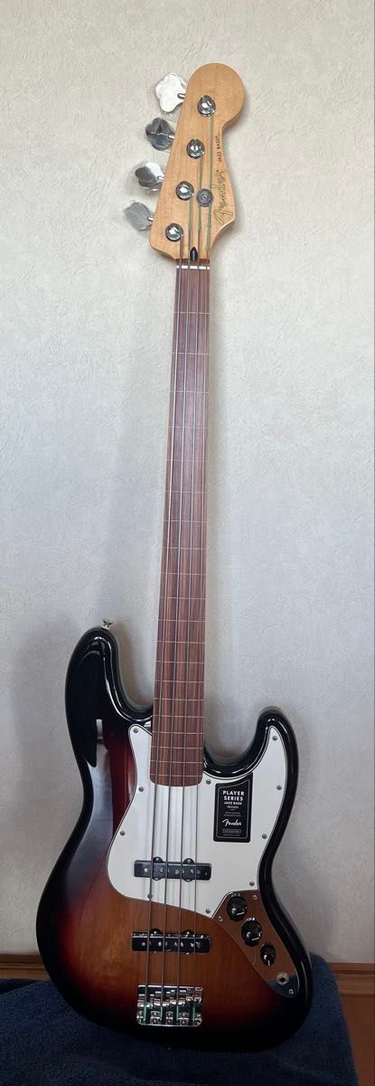 芬达 Player Jazz Bass 无品 PF 3TS 无品电贝司