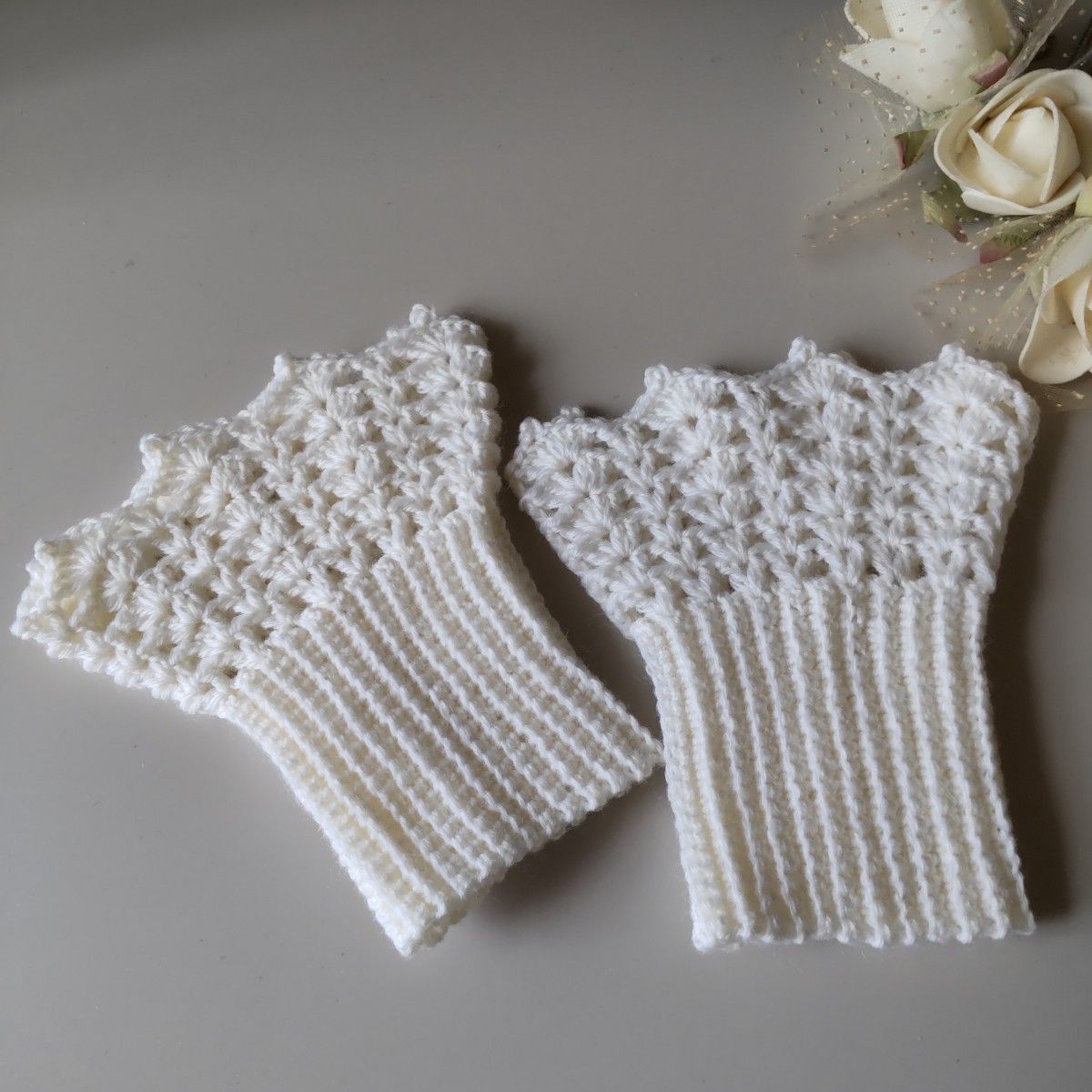 Hand-knit Maiden Chick Wrist Warmer with Picot Wool Long
