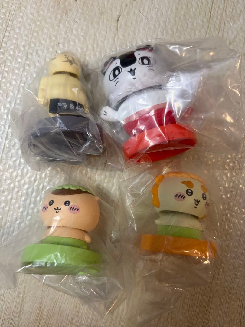 Chiikawa Movie Swinging Head Figure x4
