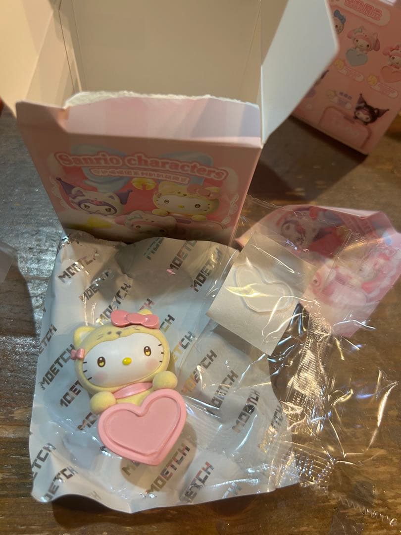 Brand New Unused Sanrio Hello Kitty Smartphone Mascot Hippos