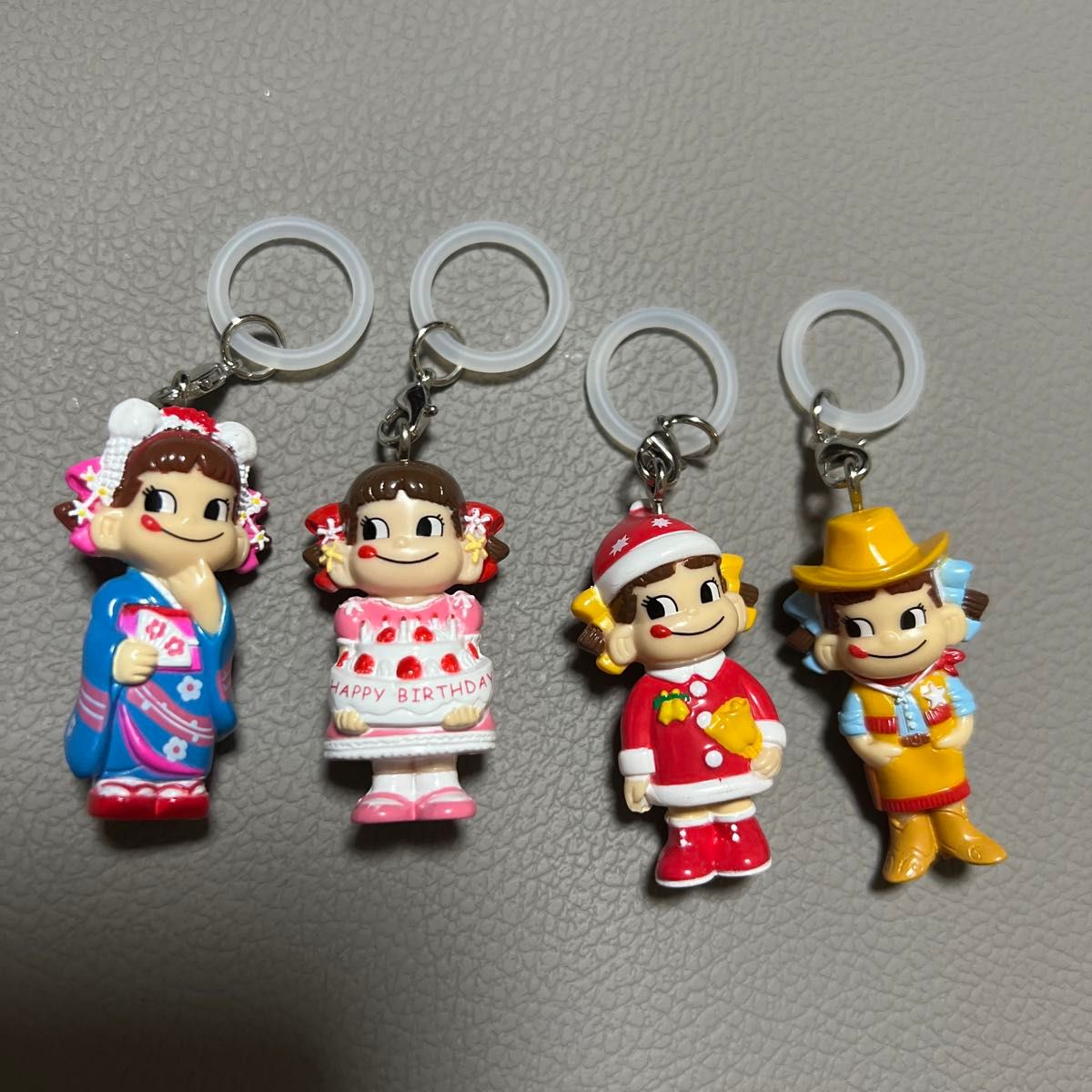 不二家 ペコちゃん ミニミニフィギュア キーホルダー 4個セット