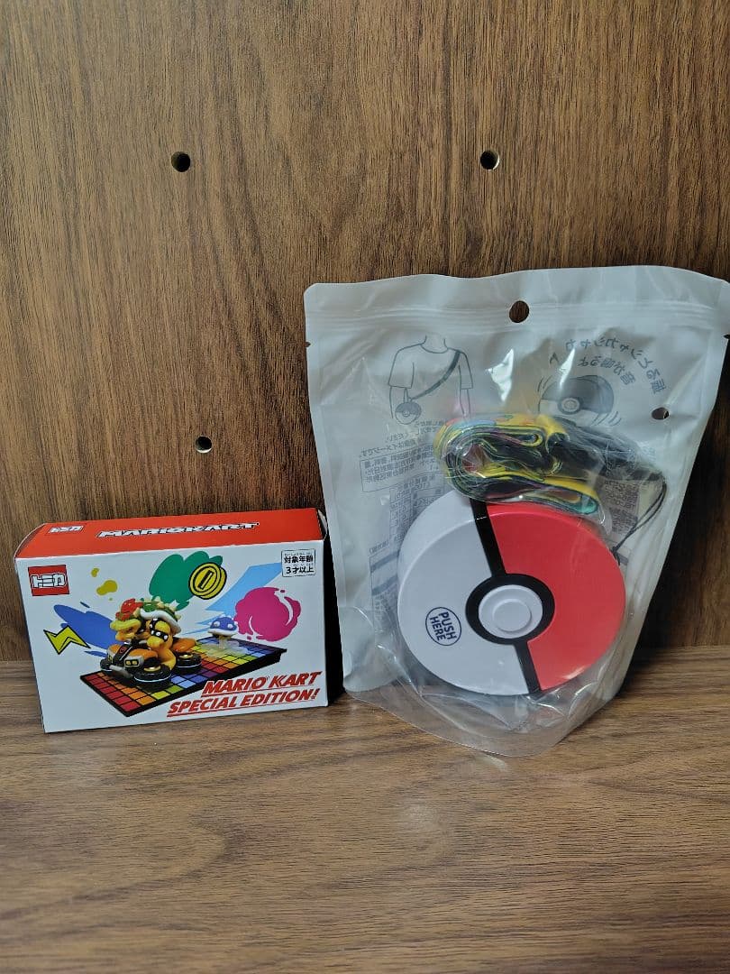 USJ Souvenir 25th Anniversary Koopa Tomica & Shake Shake Pokeball