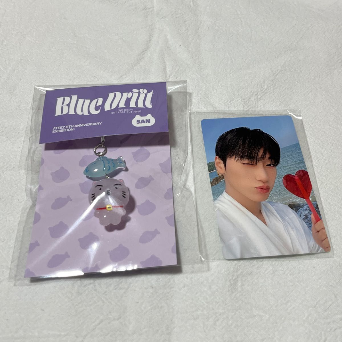 ATEEZ Blue Drift展示会sunmeru charm入场特典traka!