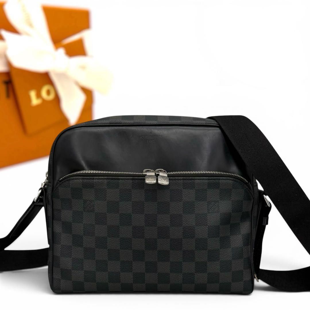 超極美品 ルイヴィトン ダミエ グラフィット デイトンPM ショルダーバッグ 黒 LOUIS VUITTON メッセンジャーバッグ