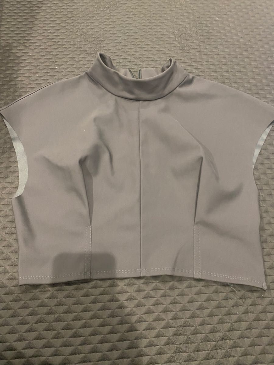 ZARA 高领T恤 皮革风