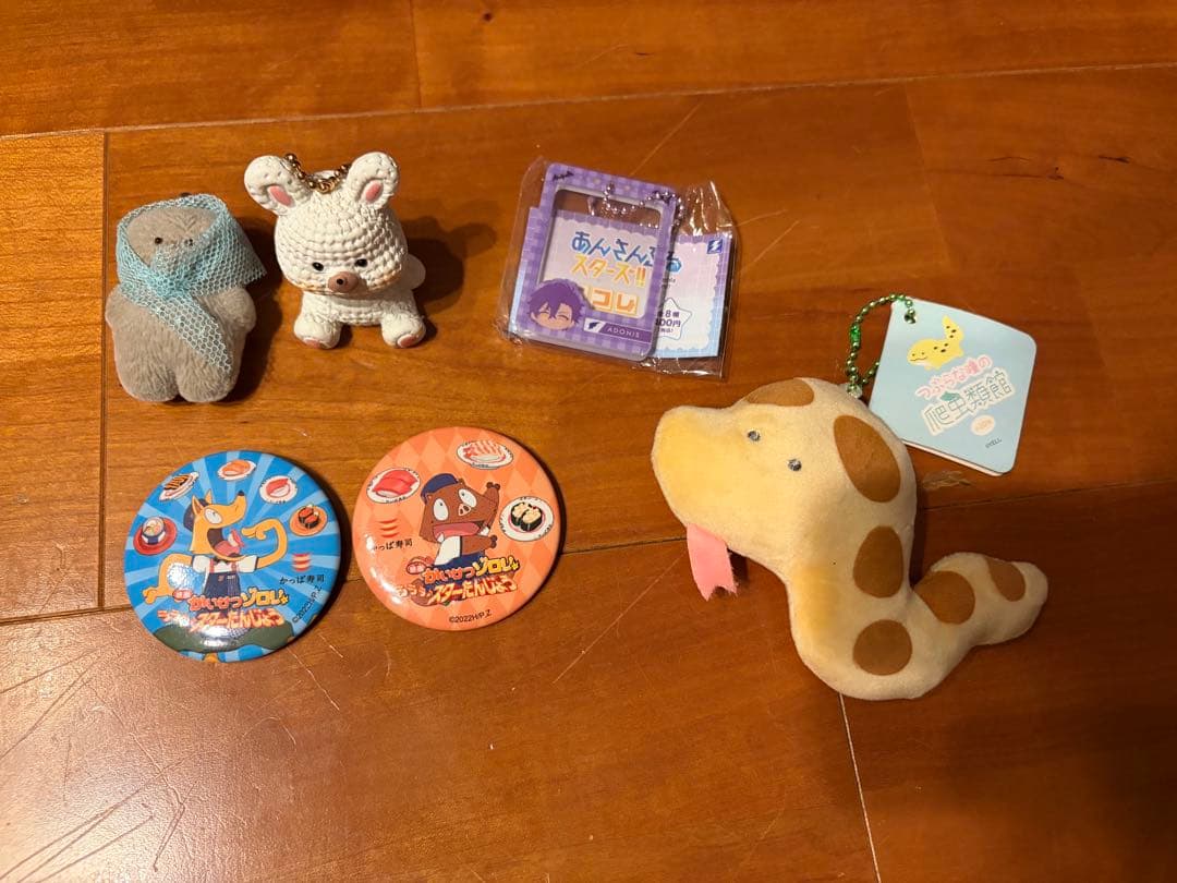 角色周边商品 整批出售 罐装徽章 毛绒玩具