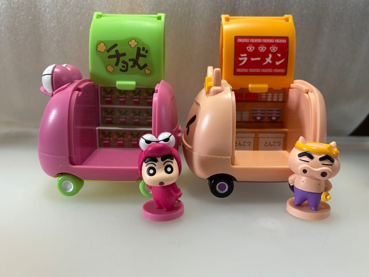 Crayon Shin-chan Role-Playing Car 2-Piece Set with Figures, Chocobi Ramen