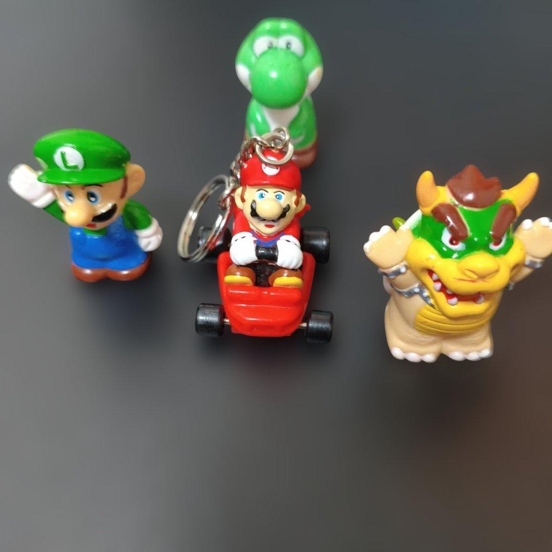 Retro Super Mario Keychain Figure Bowser Luigi Yoshi