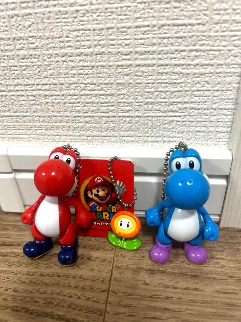 Yoshi (Red, Blue) Figure Keychain Set