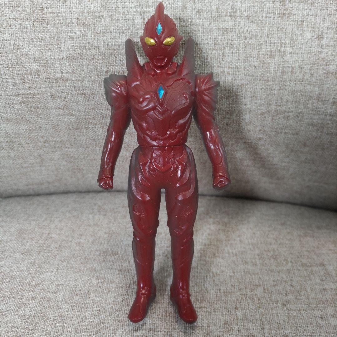 Ultraman Sofubi Trigger Dark