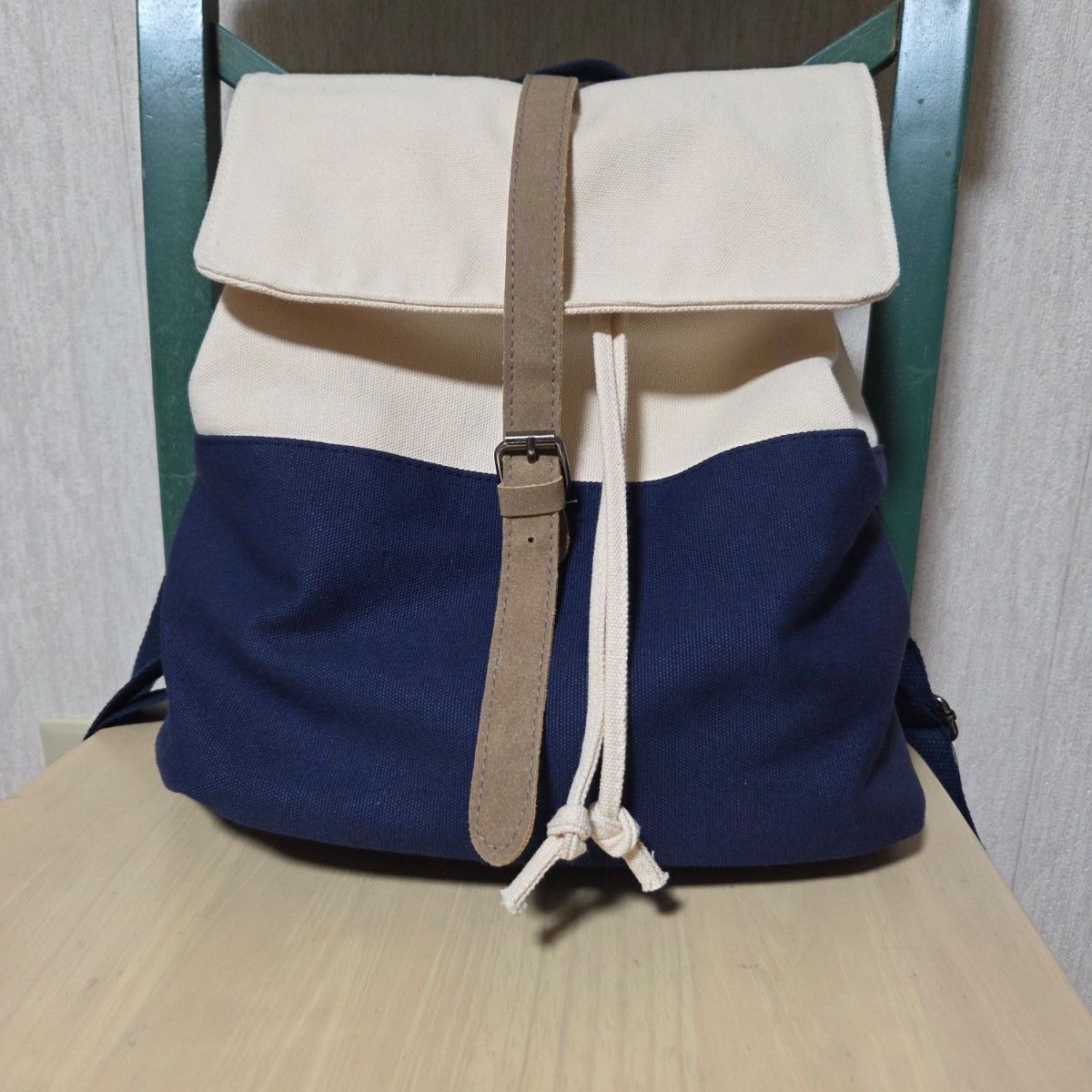 画布地双色背包背包奈比 × 白色