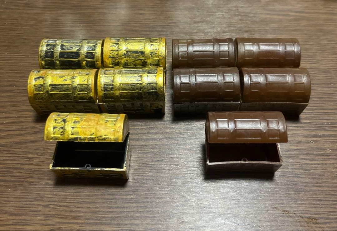 Miniature Treasure Chests 10-Pack (5 Gold, 5 Brown) Figurine Accessory Storage