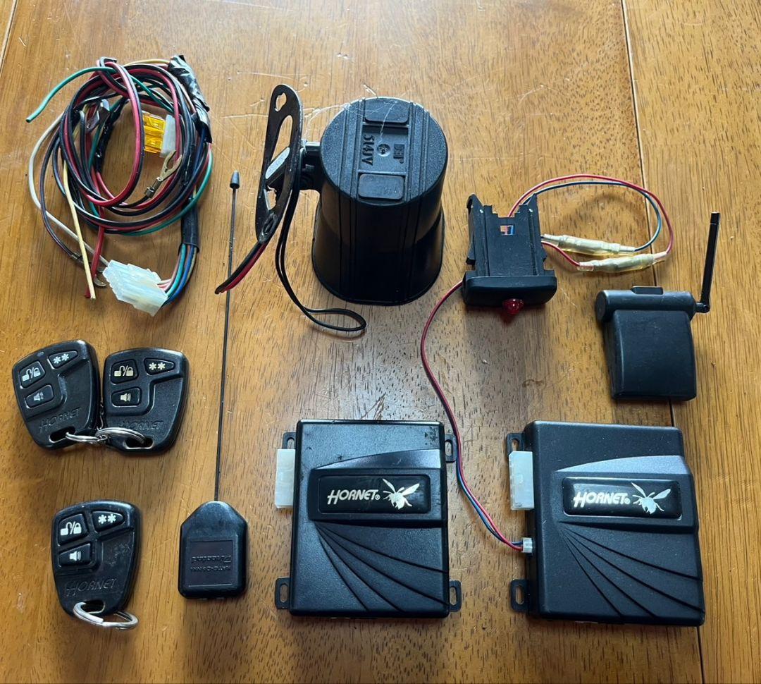 HORNET 728V3 汽车安全遥控器