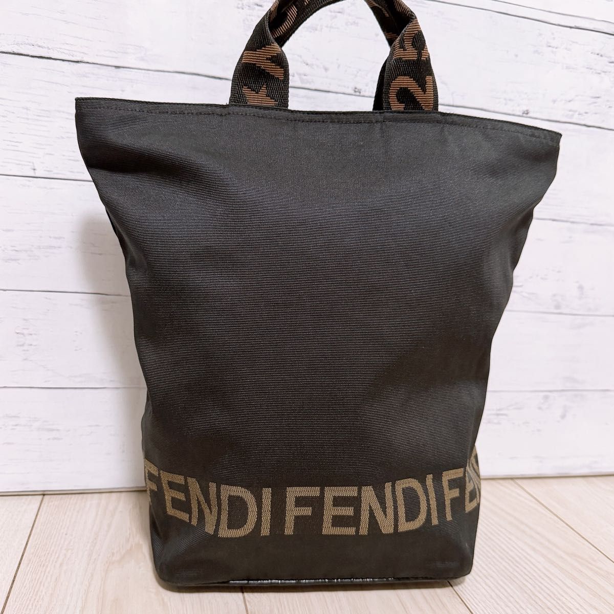 『经济实惠』 FENDI (芬迪)托特包 标志线