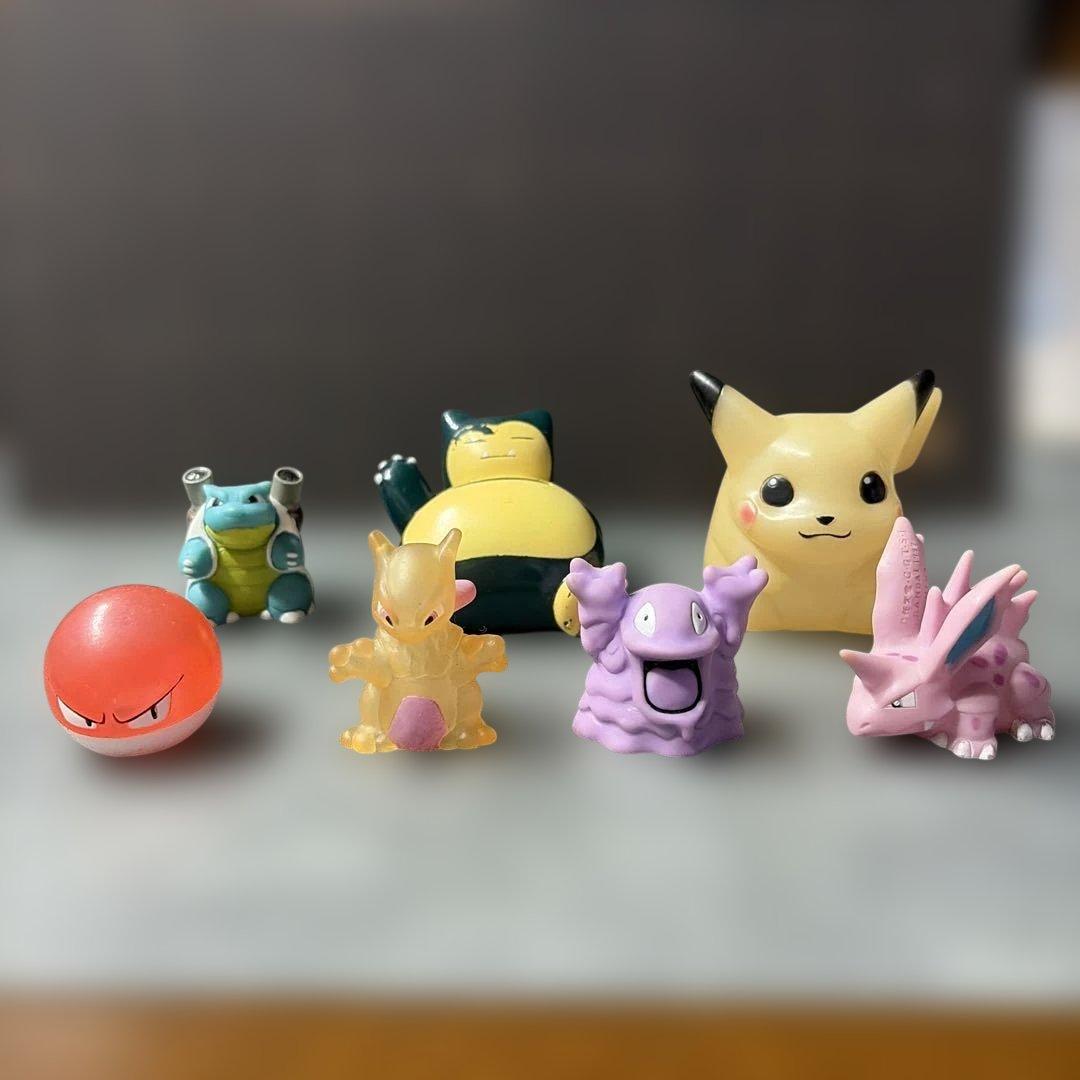 Pokemon Finger Puppet Figures 5-Pack and Piggy Banks 2-Piece Set