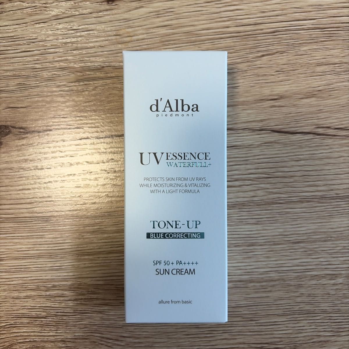 d'Alba ダルバ UVエッセンス ウォーターフル トーンアップ サンクリーム ブルー