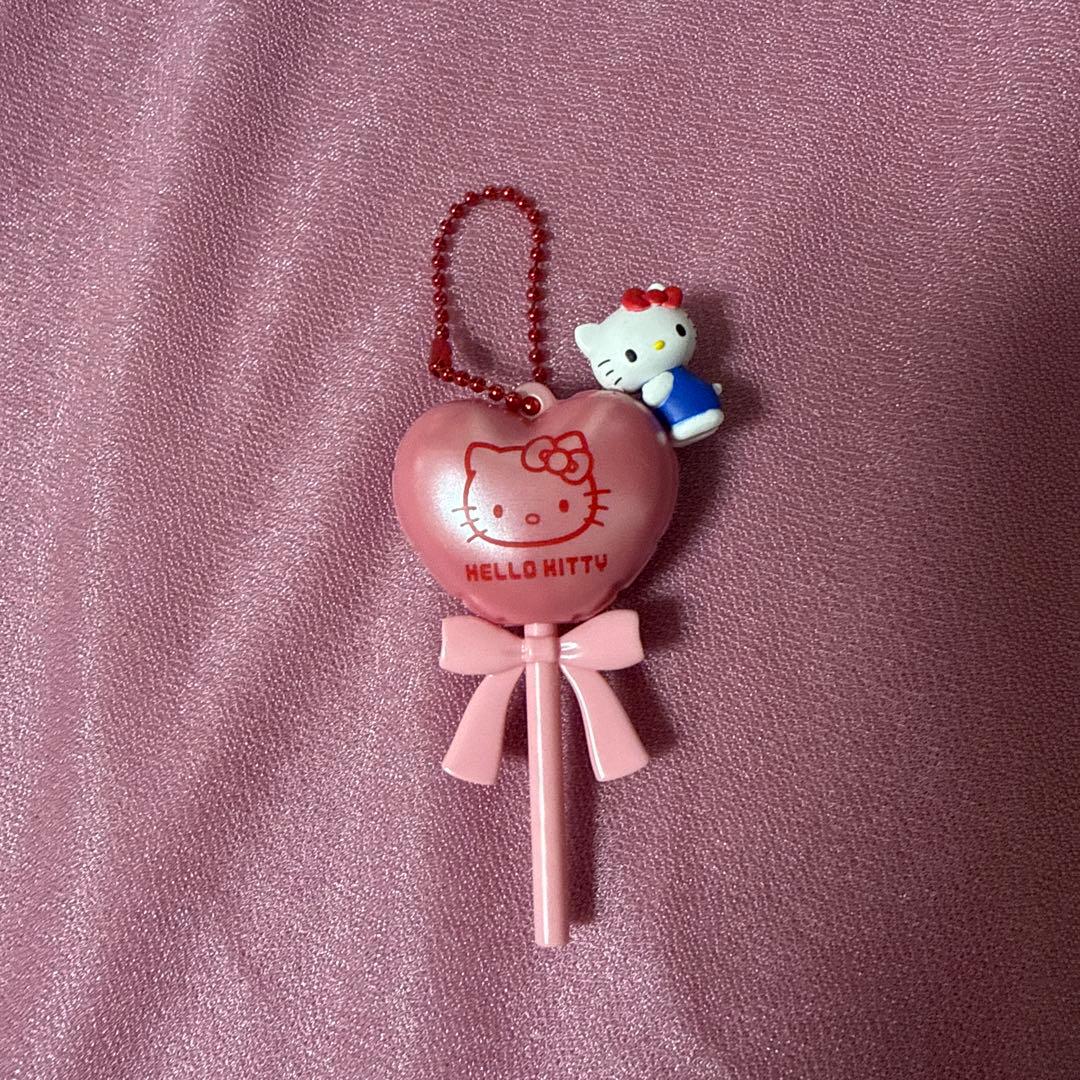 Hello Kitty Heart-Shaped Wand Key Holder
