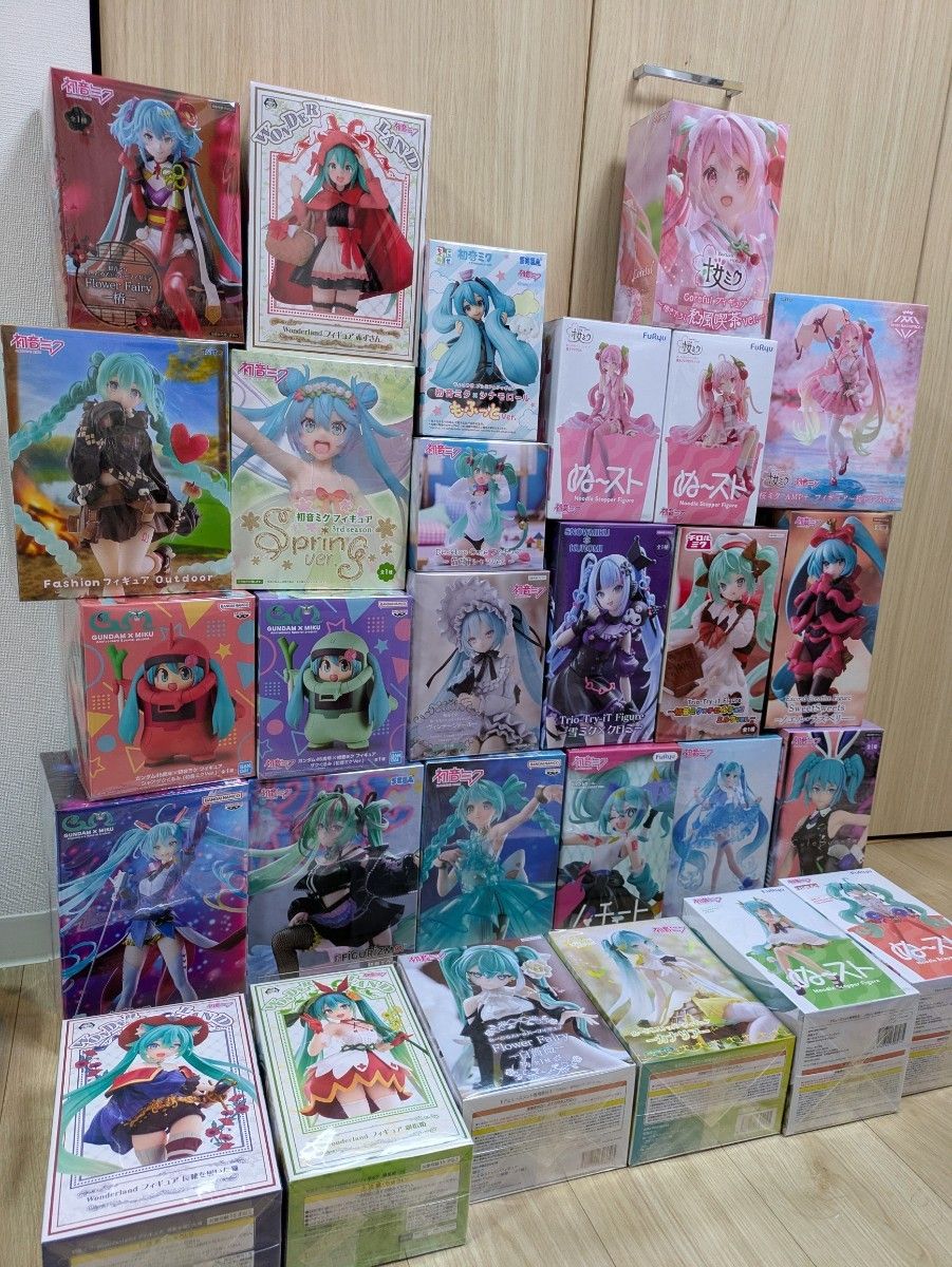 【新货】初音未来花样滑冰集中销售28体套装大量套装