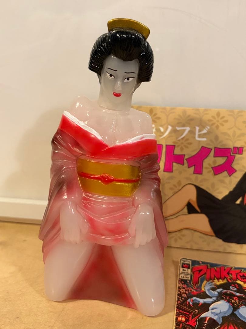 Pink Toys 辘轳首 妖怪 蓄光版本 官能软胶 手办 昭和复古
