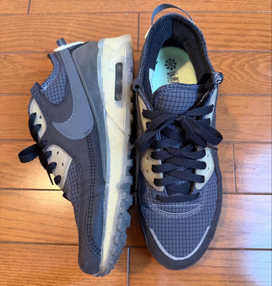 NIKE AIR MAX 90 耐克 Air Max 90 运动鞋 黑色 灰色