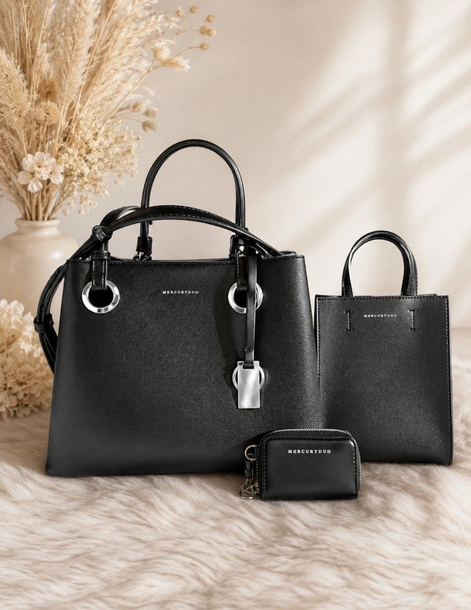 MERCURYDUO Shoulder bag (convertible to handbag) mini bag key case 3-piece set black]}}```json
{ 2WAY translations